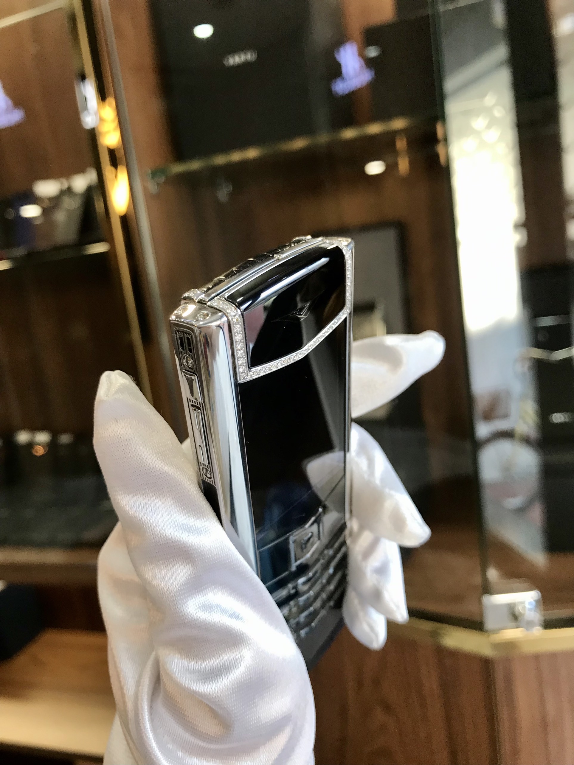 Vertu Signature  Black Skin Diamonds Alligator