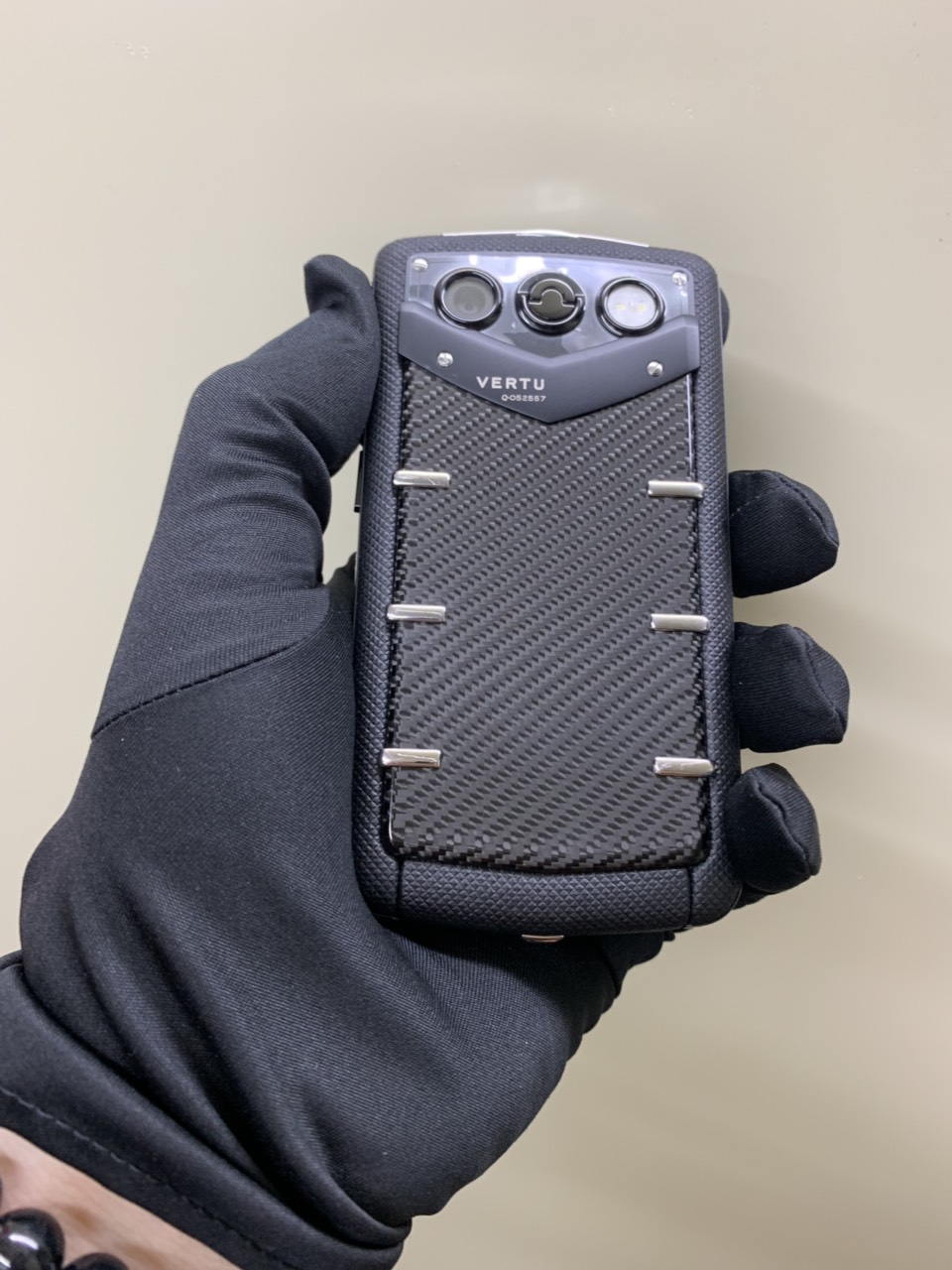 Vertu Constellation Quest Carbon