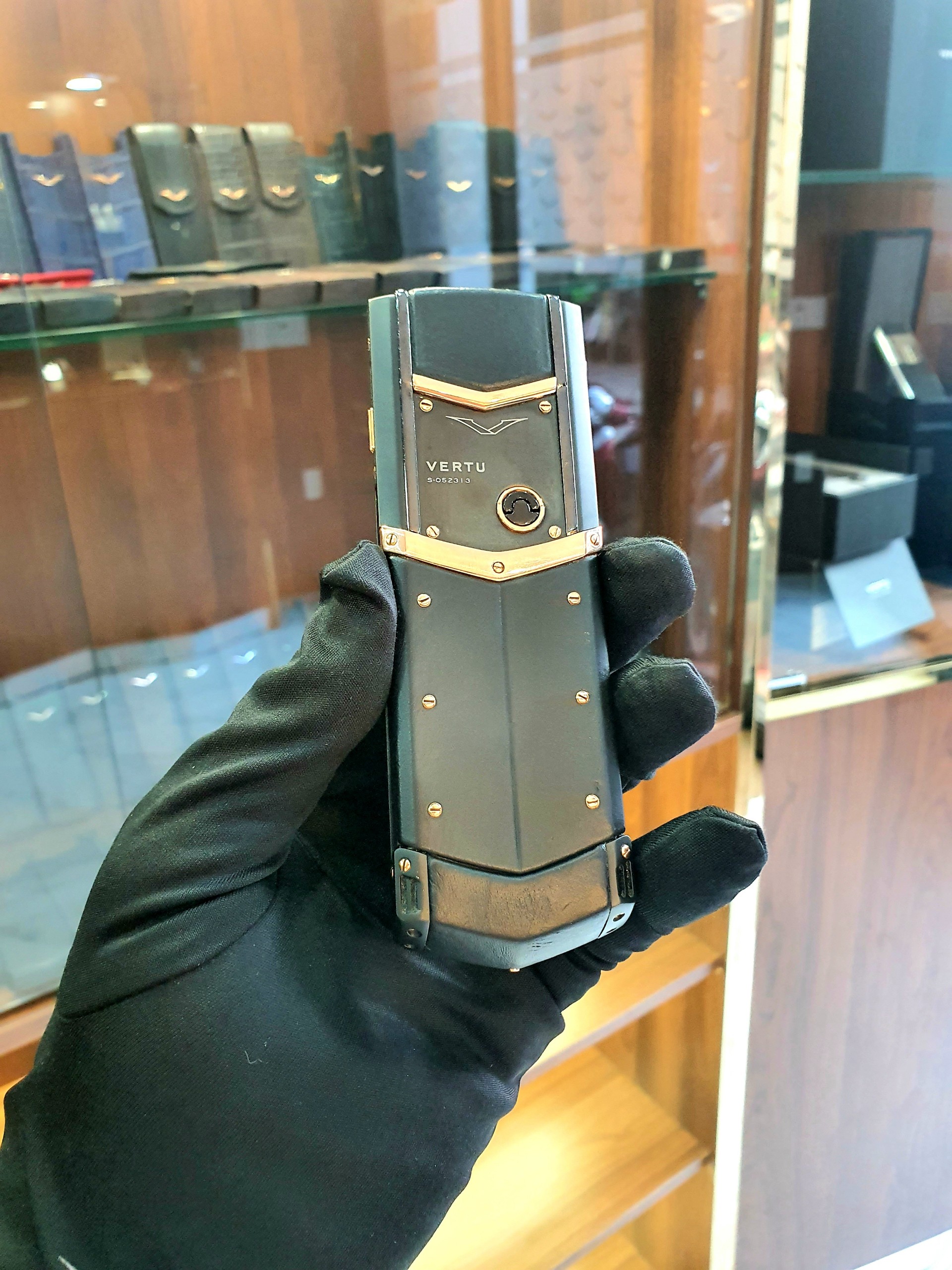Vertu Signature S Black Mix Gold