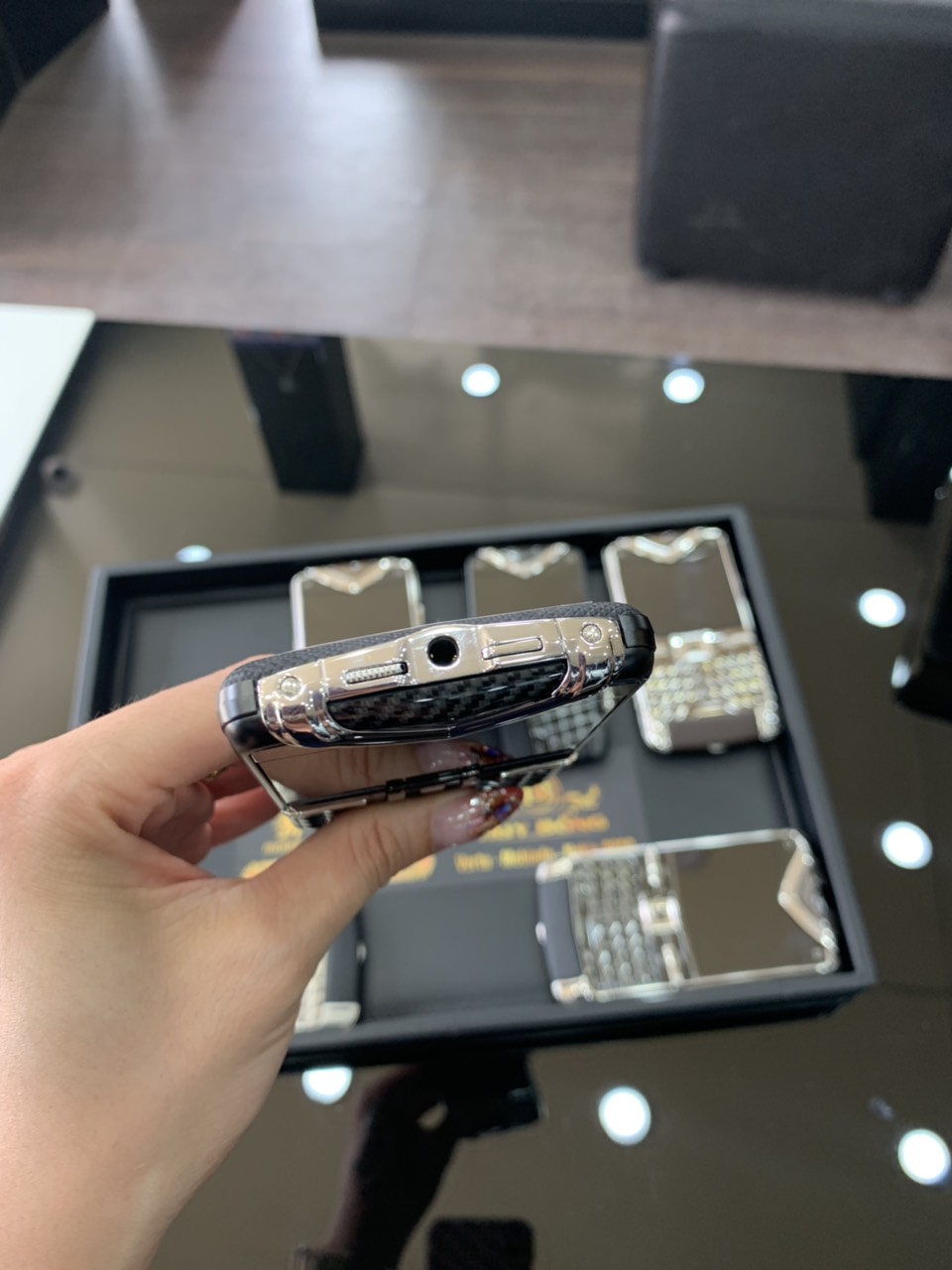 Vertu Constellation Quest Carbon