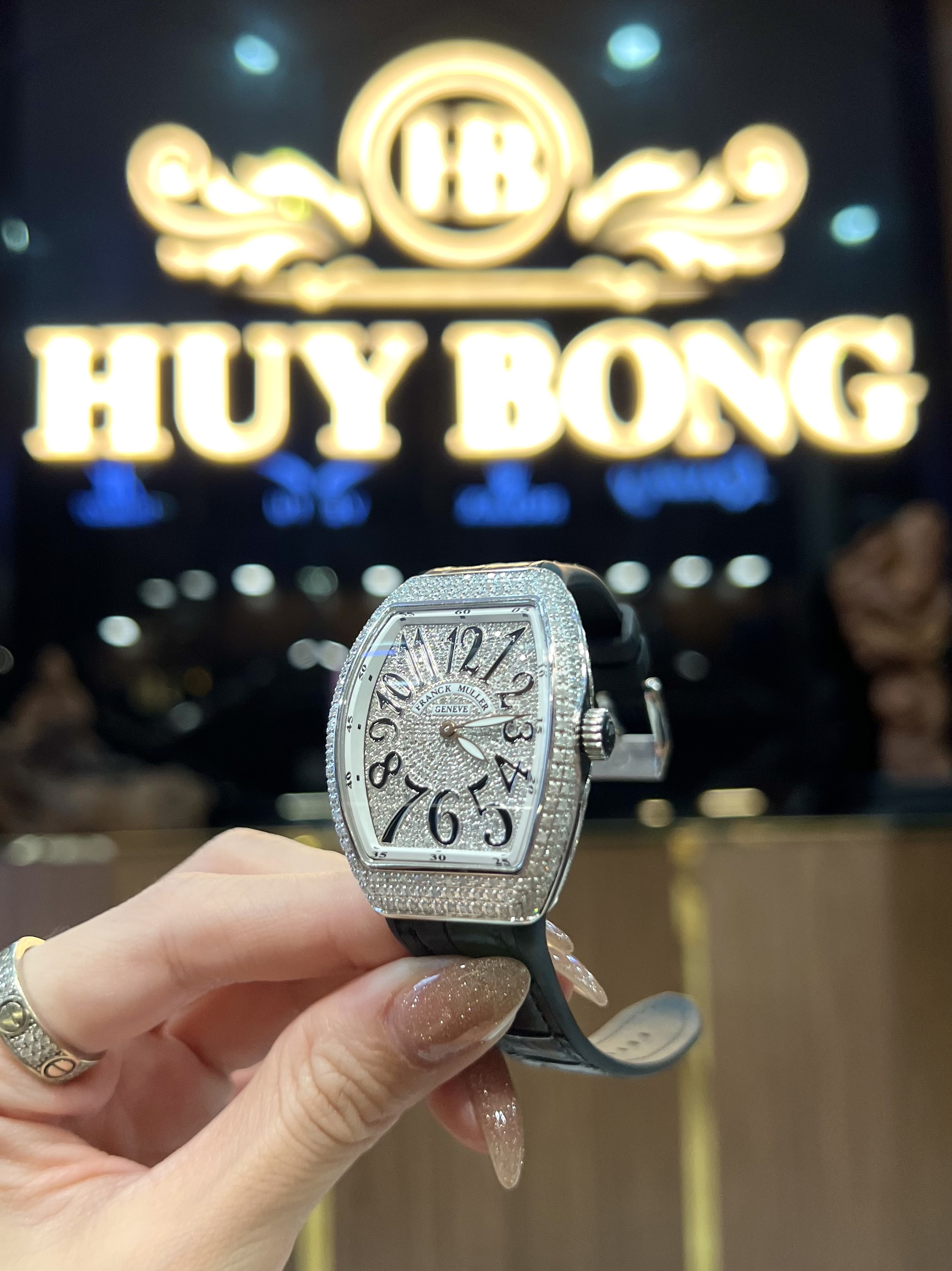 Đồng hồ Nữ Franck Muller V32 Black Diamond Chính Hãng