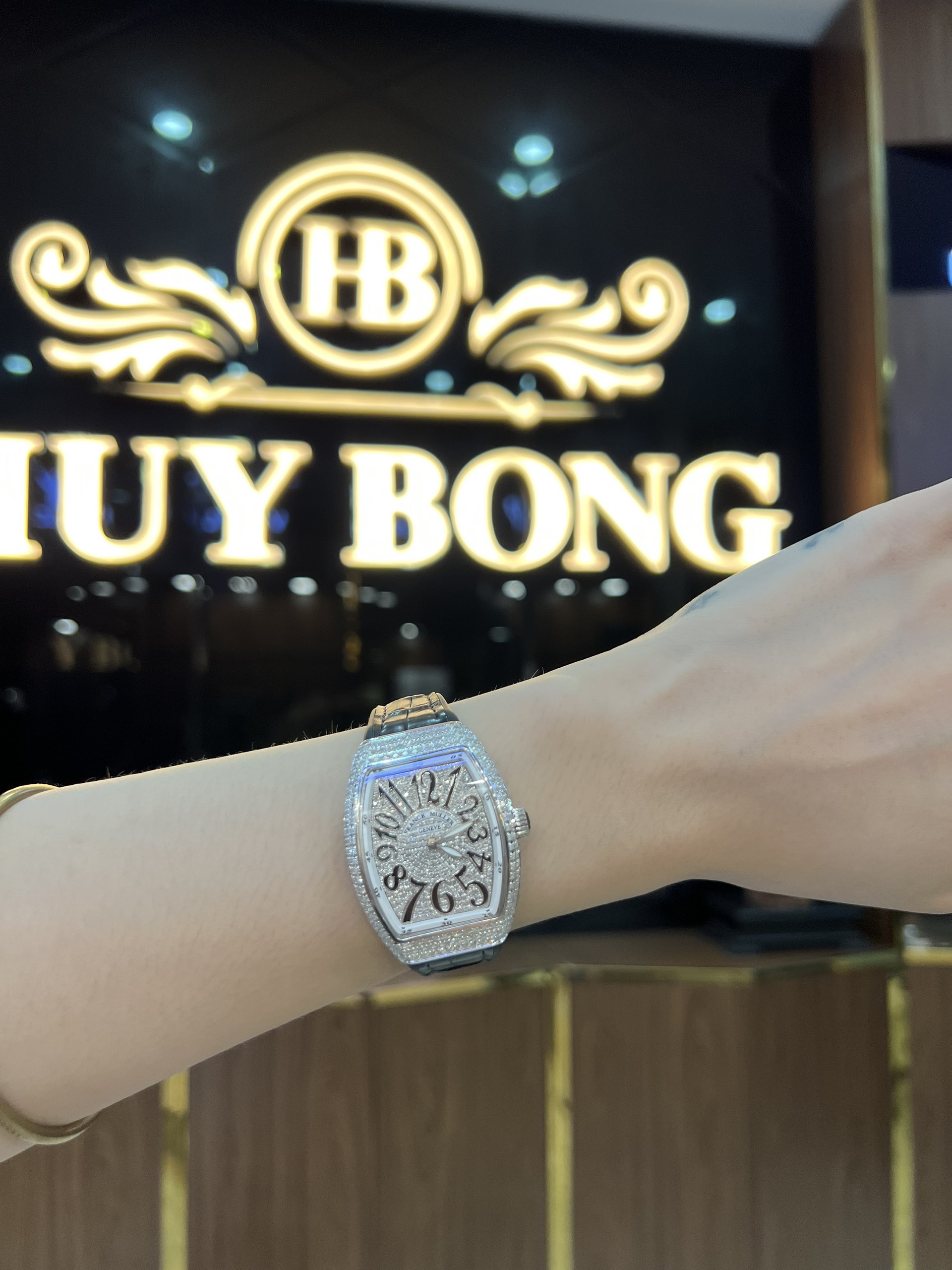 Đồng hồ Nữ Franck Muller V32 Black Diamond Chính Hãng