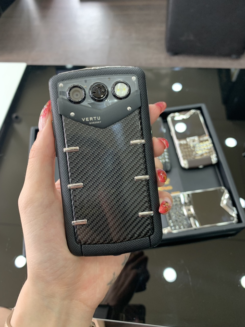 Vertu Constellation Quest Carbon