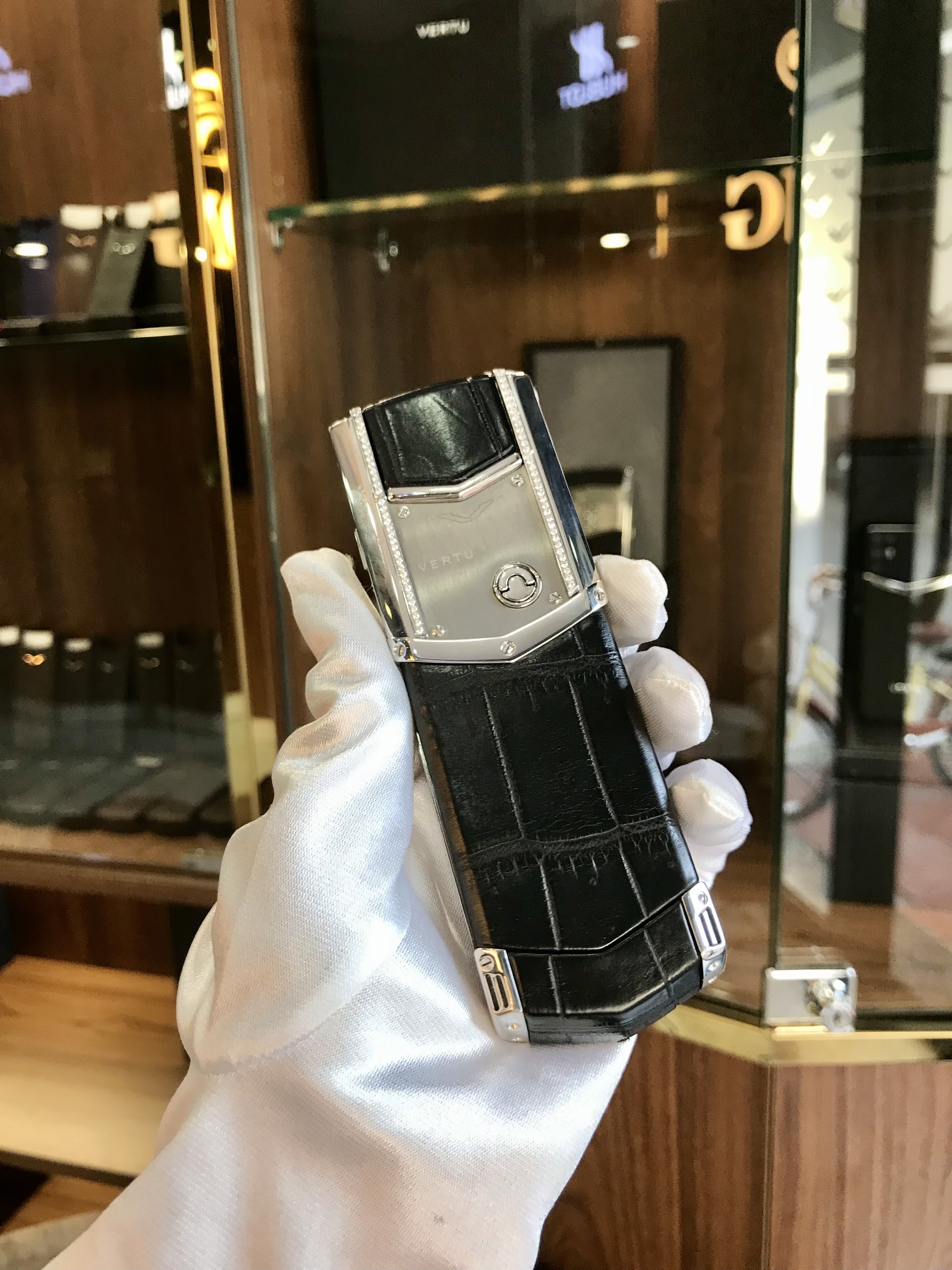 Vertu Signature  Black Skin Diamonds Alligator
