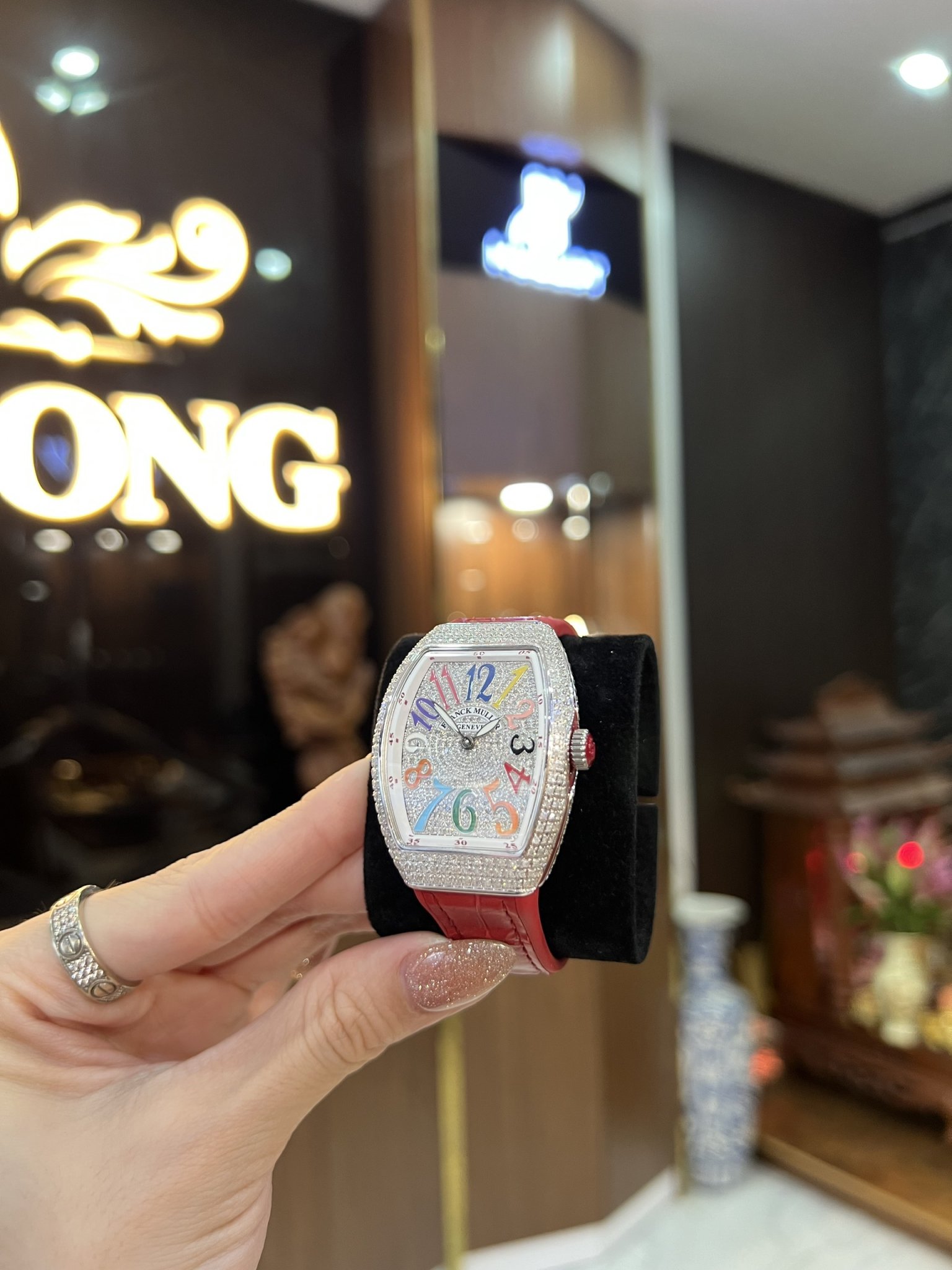 Đồng hồ Nữ Franck Muller V32 Red Color Diamond Chính Hãng