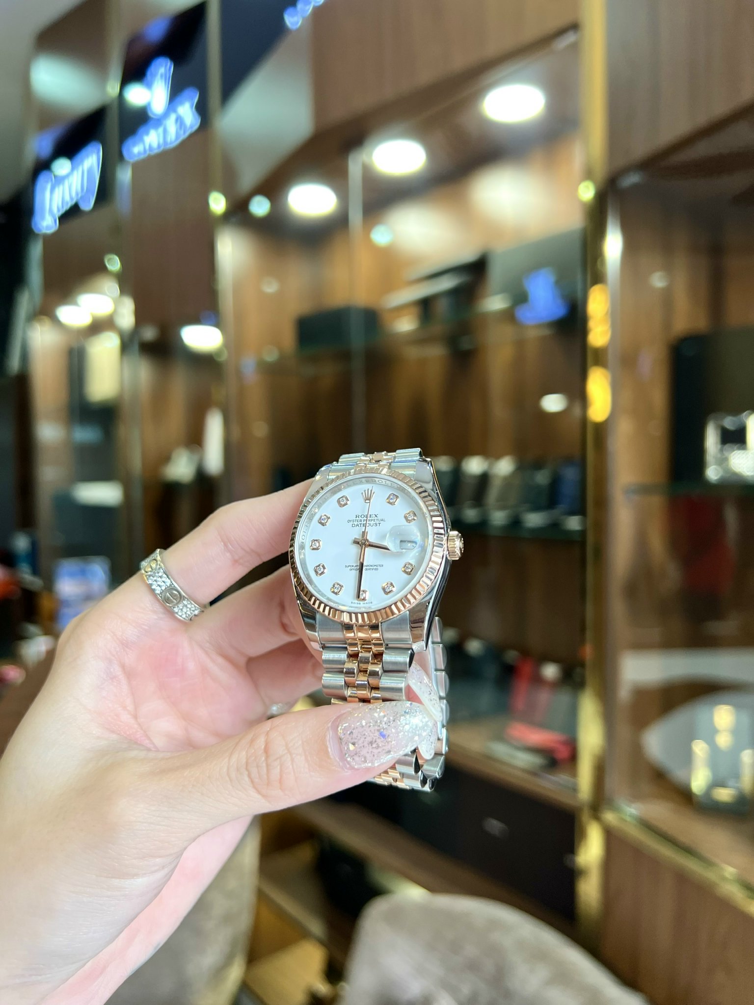 Đồng Hồ Rolex Datejust 36 116231 Mặt Số Trắng Nạm Kim Cương