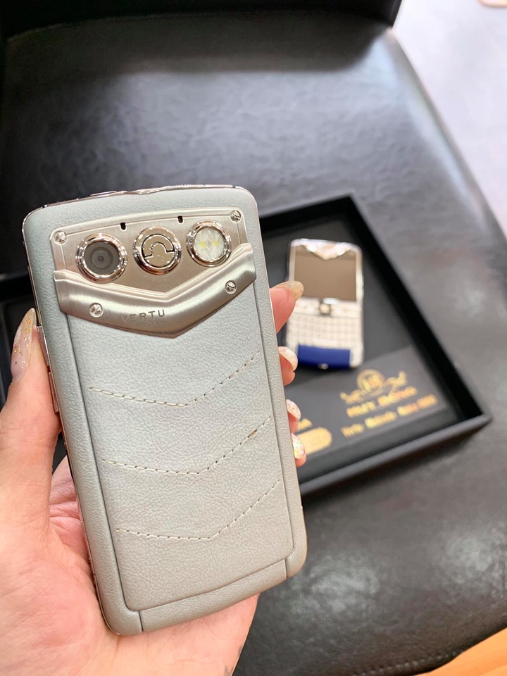 Vertu Constellation Quest Silver