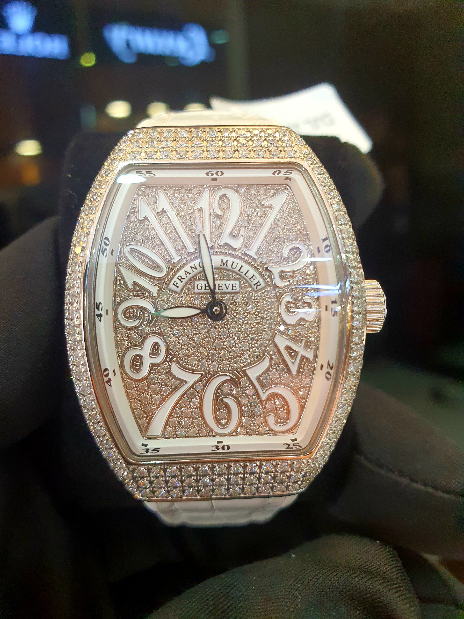 Đồng hồ Nữ All-White Franck Muller Vanguard V32 Full Kim Cương Chính Hãng
