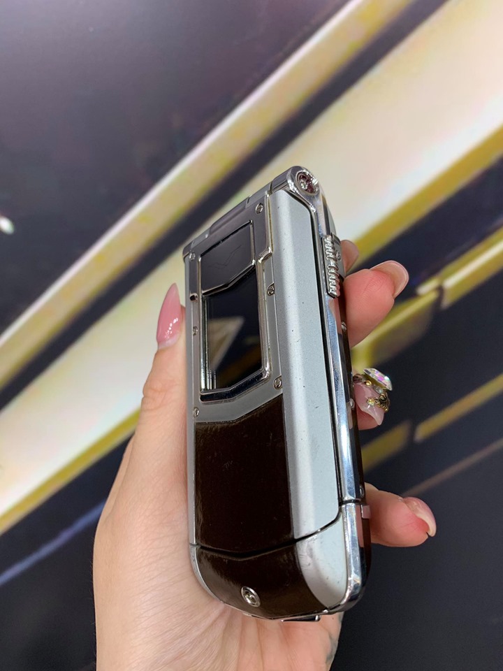 Vertu Constellation Ayxta