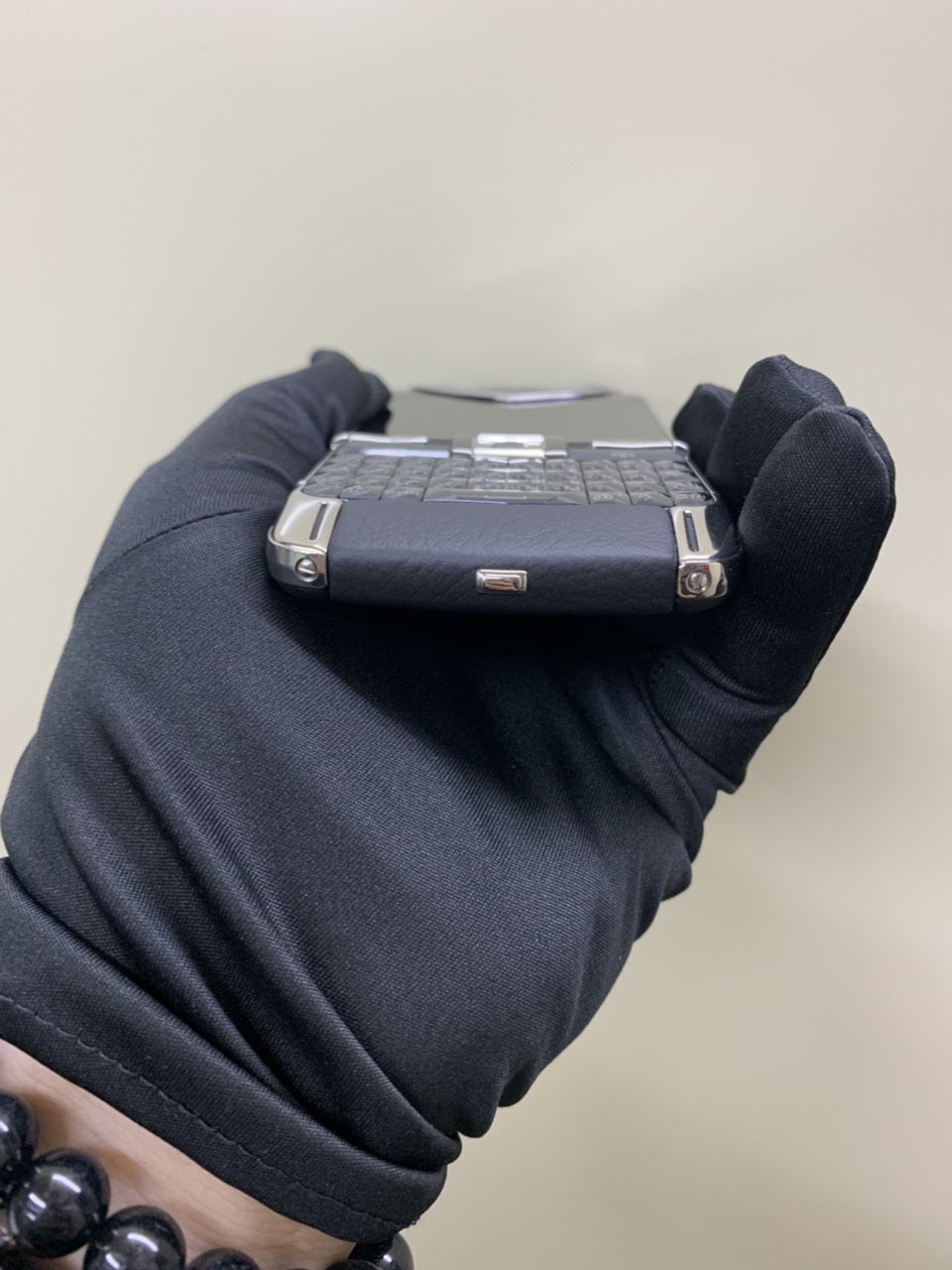 Vertu Constellation Quest Carbon