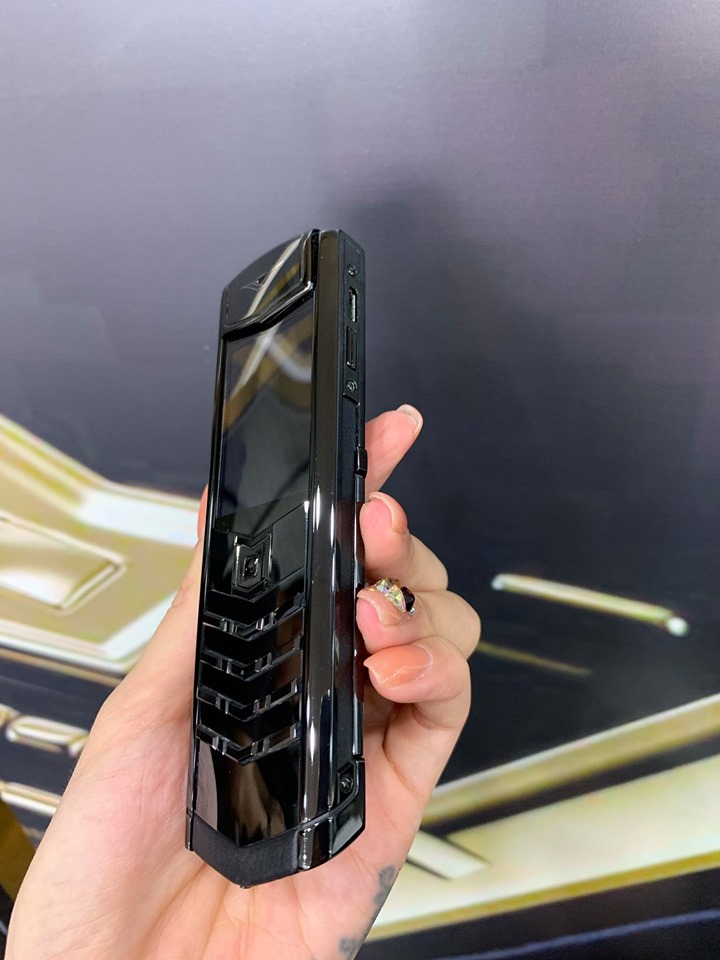Vertu Signature Black DLC