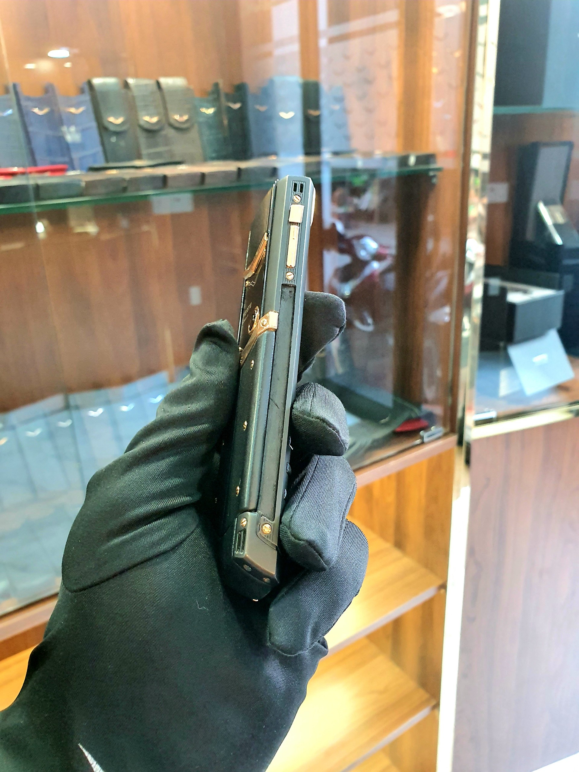 Vertu Signature S Black Mix Gold