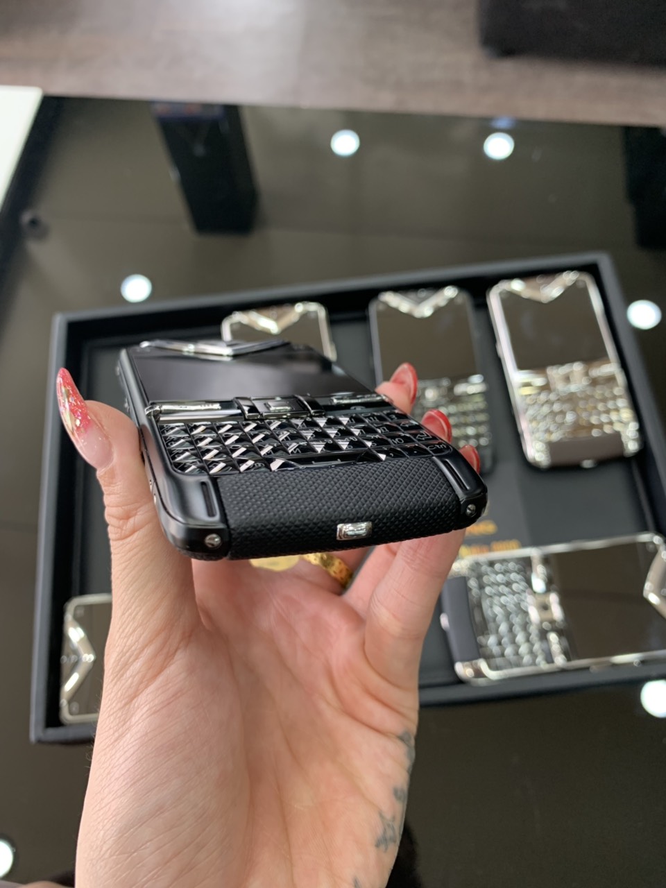 Vertu Constellation Quest Carbon
