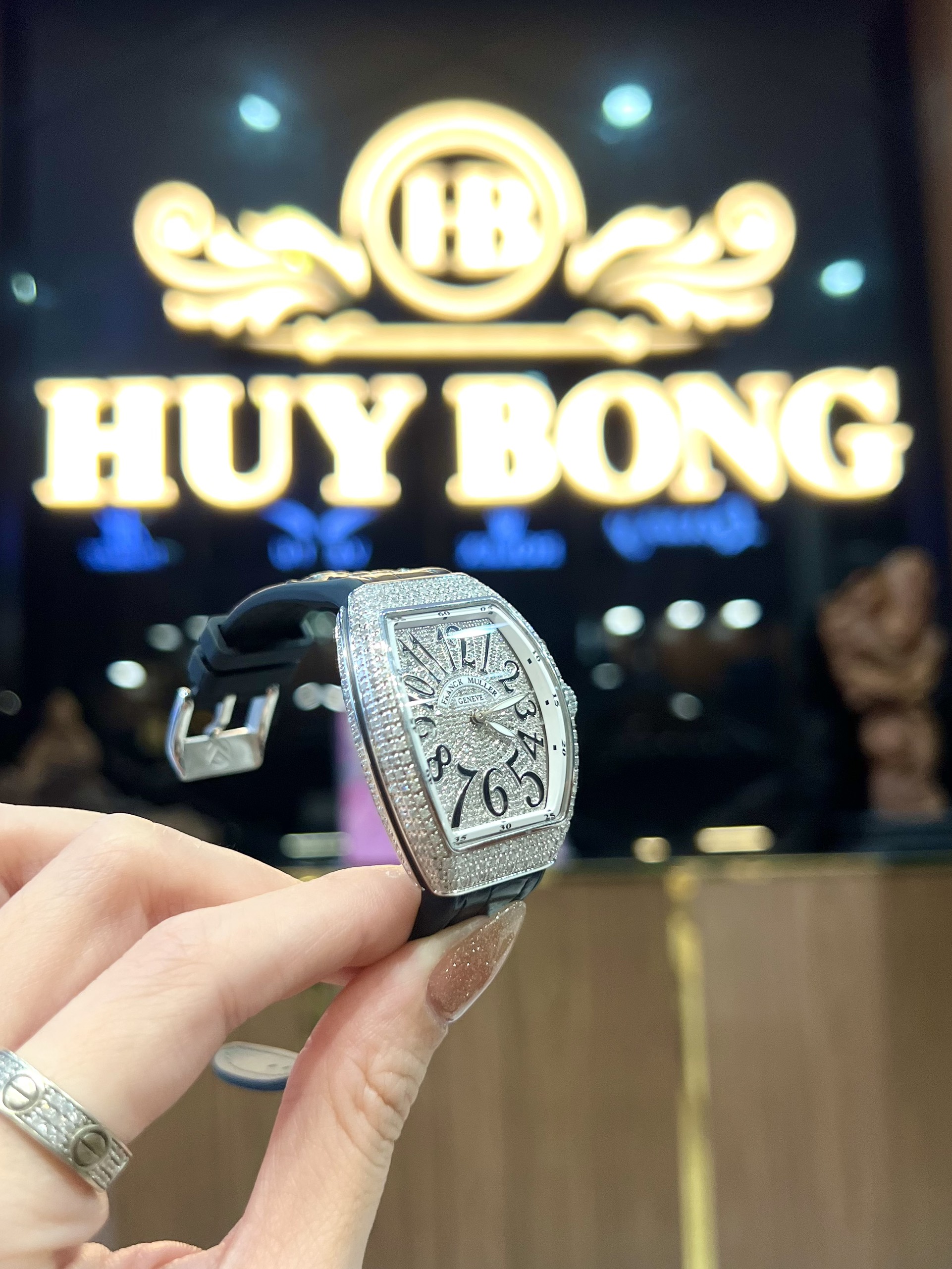 Đồng hồ Nữ Franck Muller V32 Black Diamond Chính Hãng