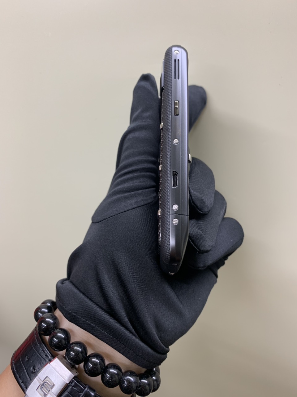 Vertu Constellation Quest Carbon