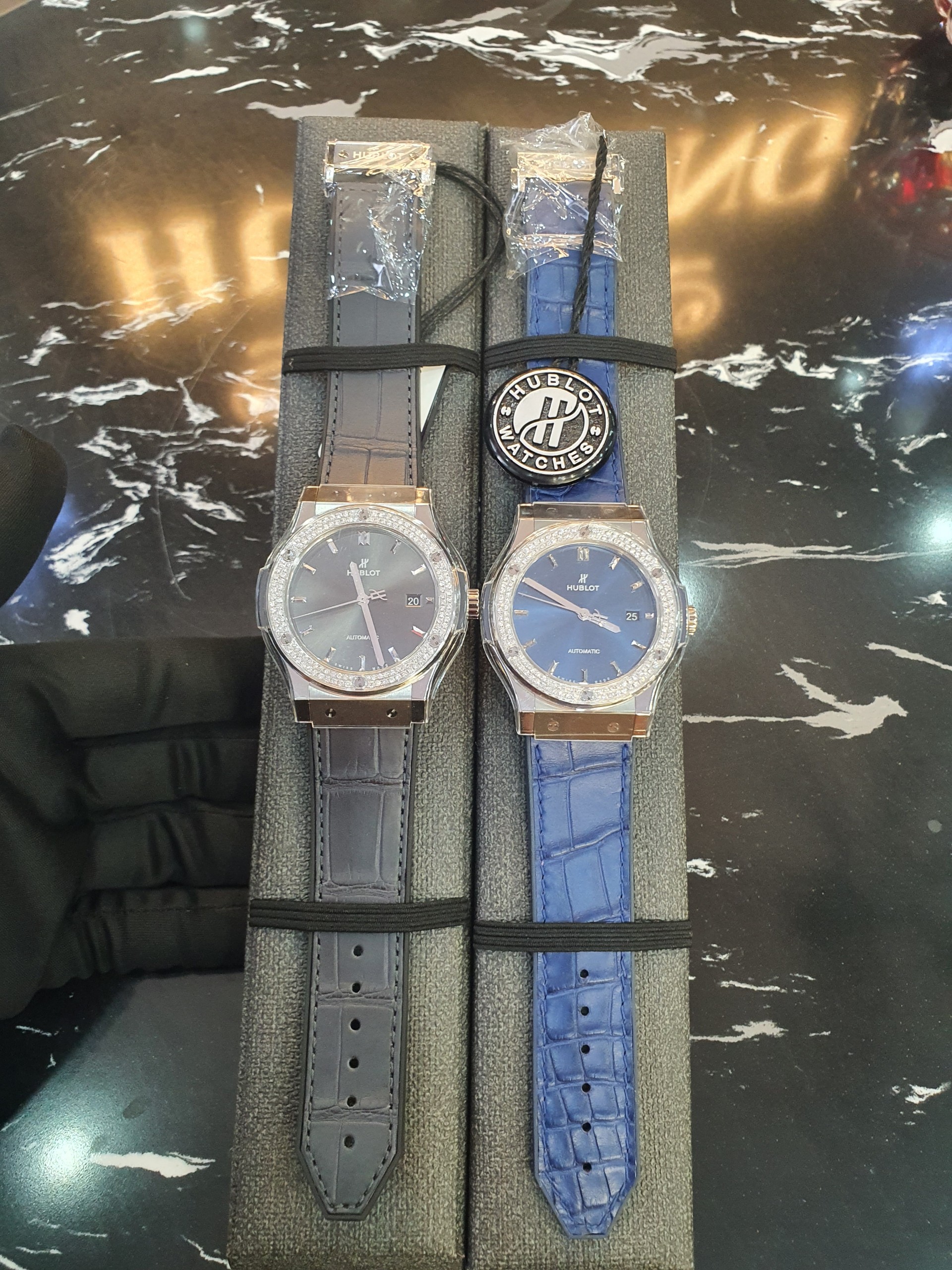  Đồng Hồ Hublot Fusion Classic 42mm Steel Grey Diamonds