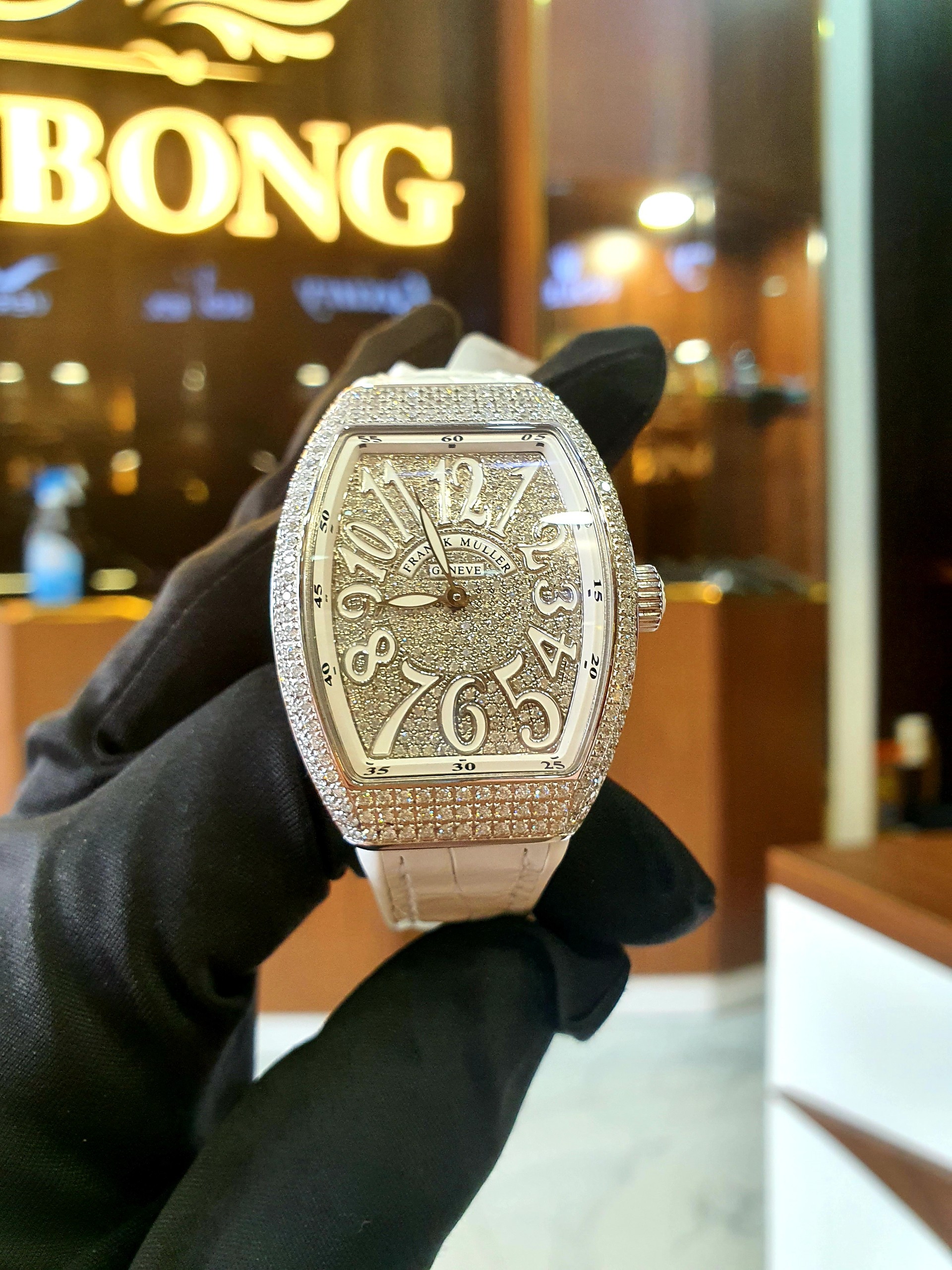 Đồng hồ Nữ All-White Franck Muller Vanguard V32 Full Kim Cương Chính Hãng