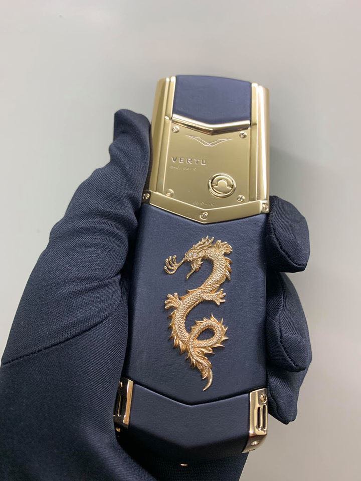 Vertu Signature Dragon Yellow Gold Diamond