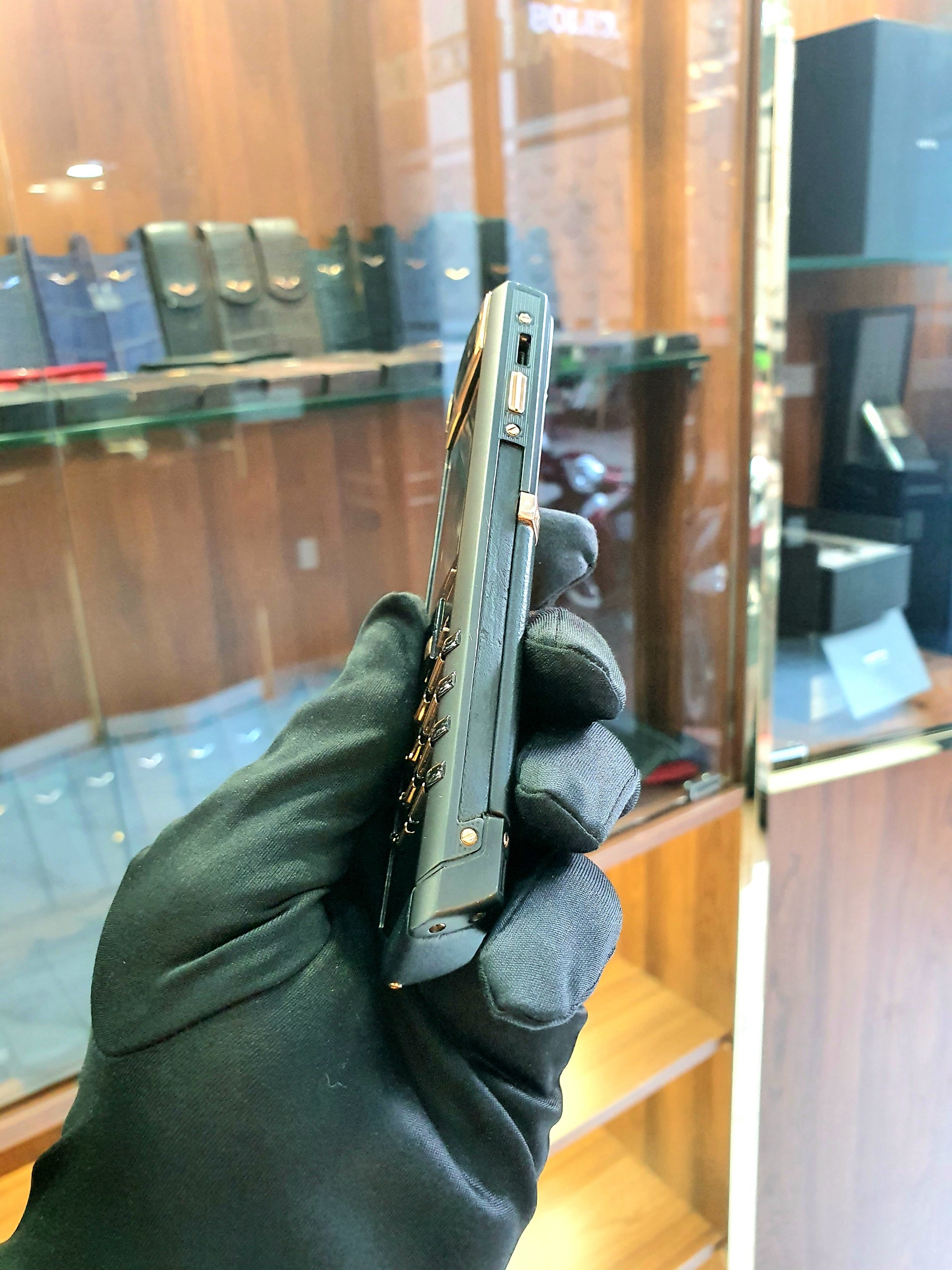 Vertu Signature S Black Mix Gold
