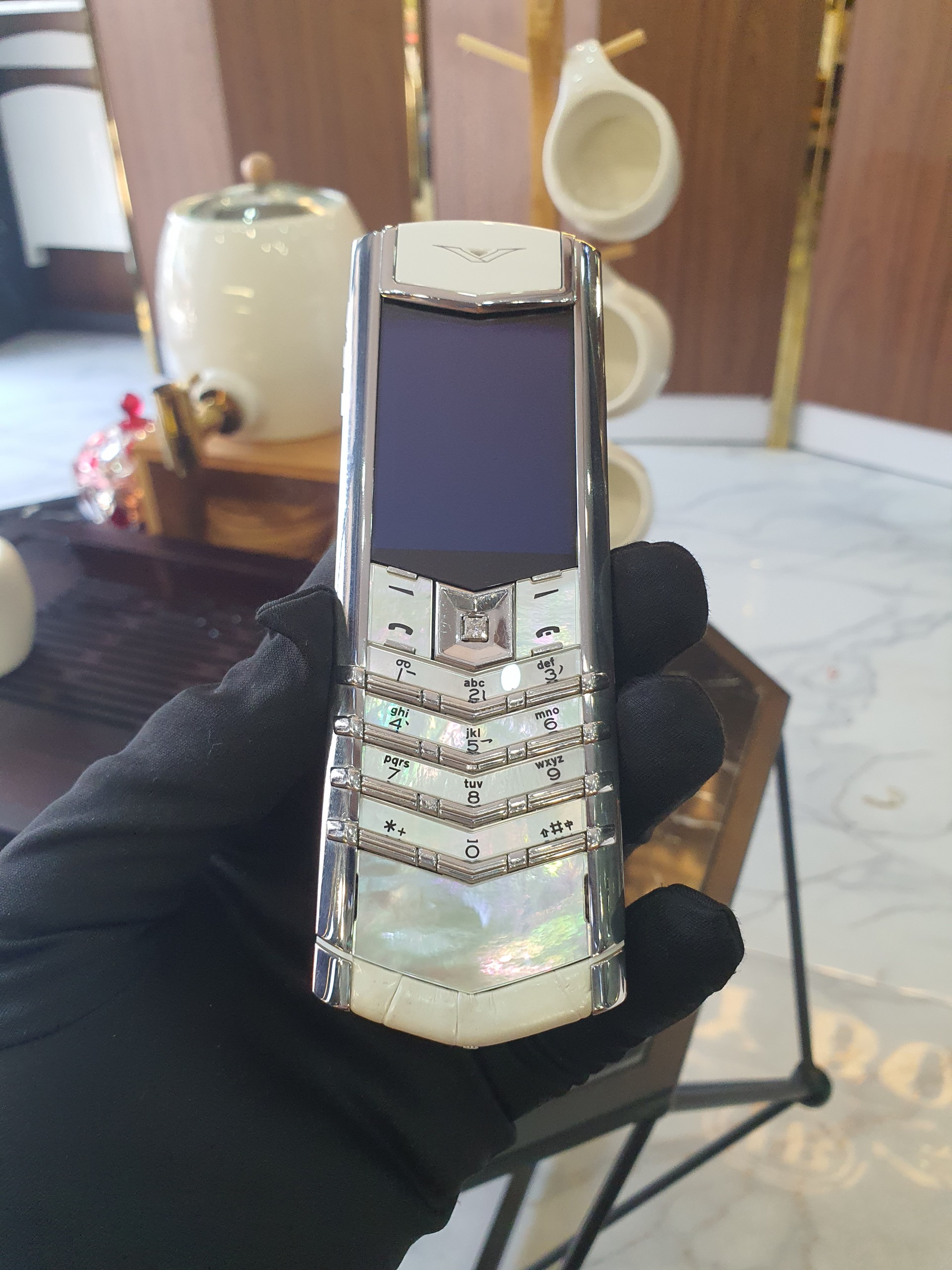 Vertu Signature S White Mother of Pearl Alligator Diamonds