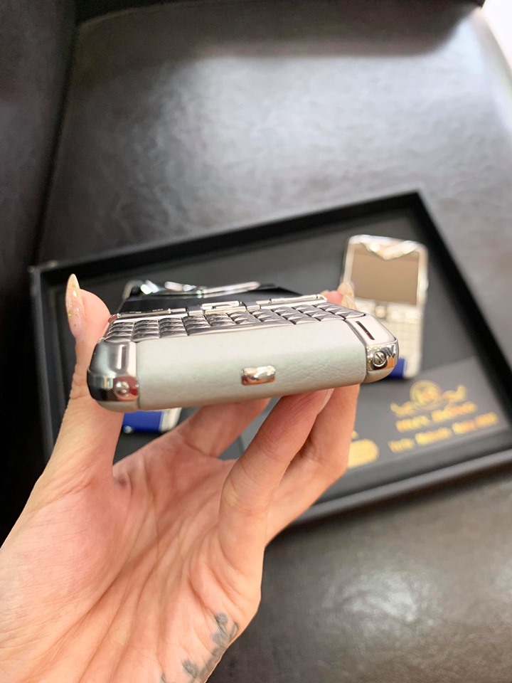 Vertu Constellation Quest Silver