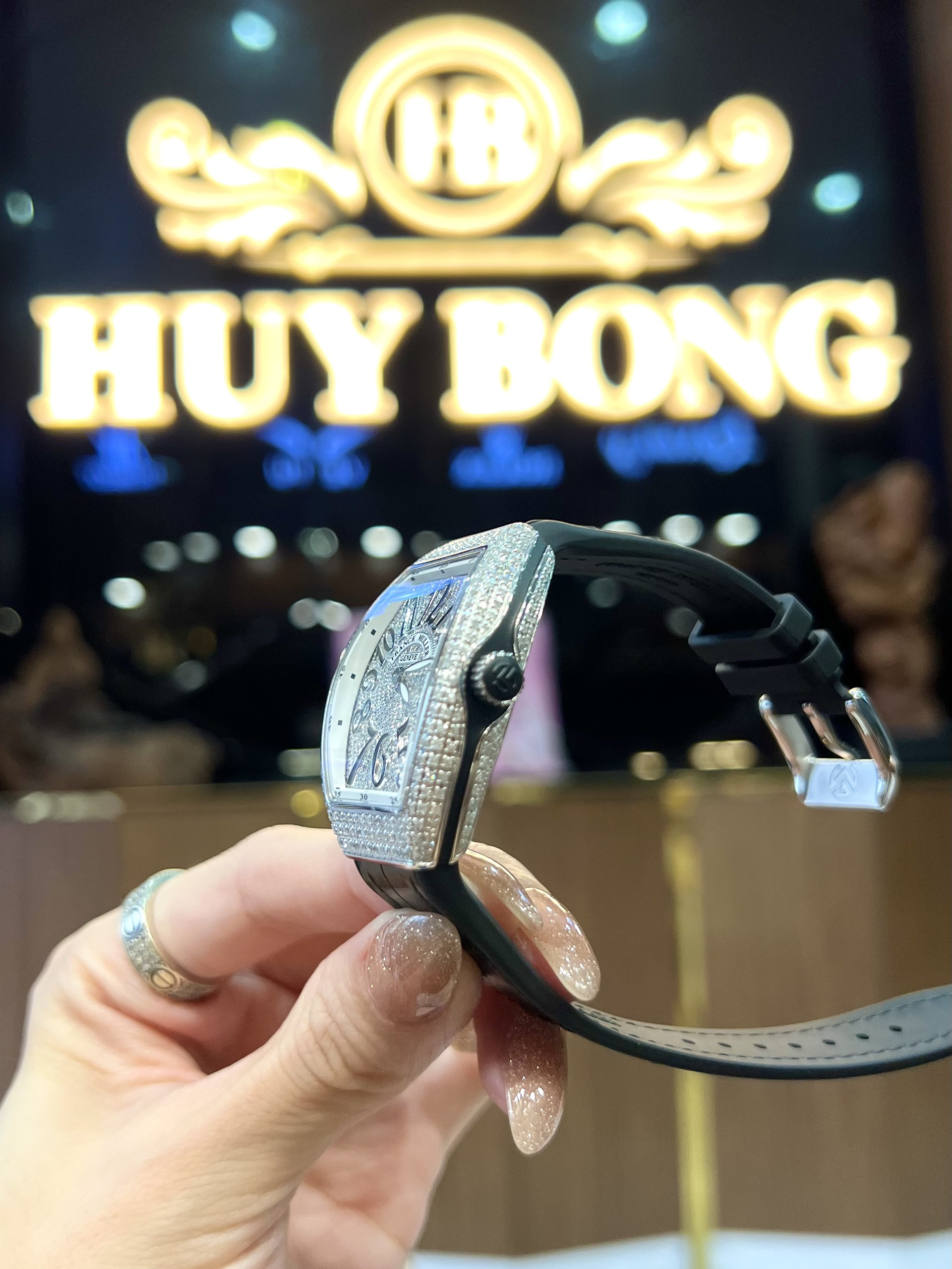 Đồng hồ Nữ Franck Muller V32 Black Diamond Chính Hãng