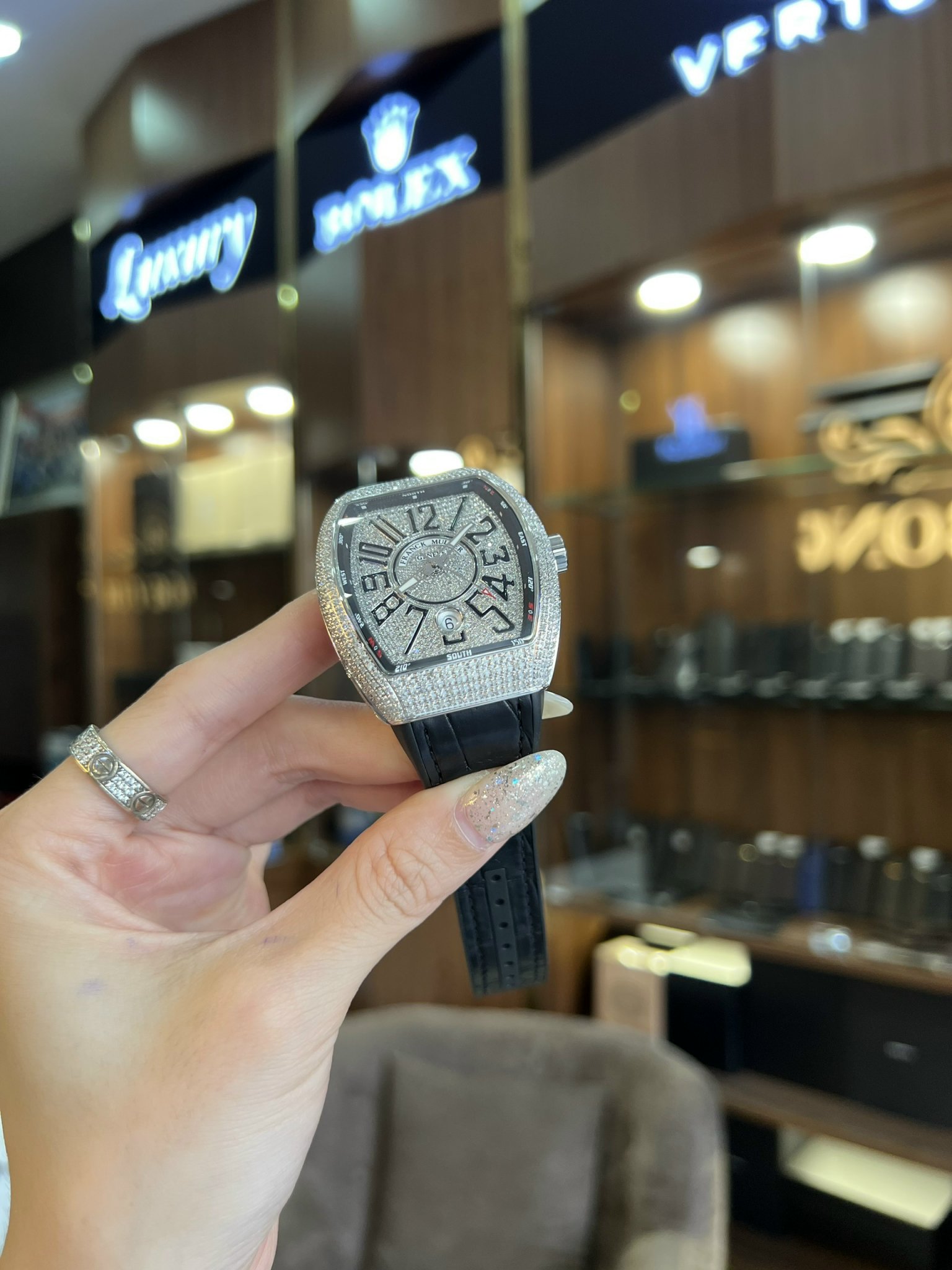 Đồng hồ nam Franck Muller V41 Black Full Diamond