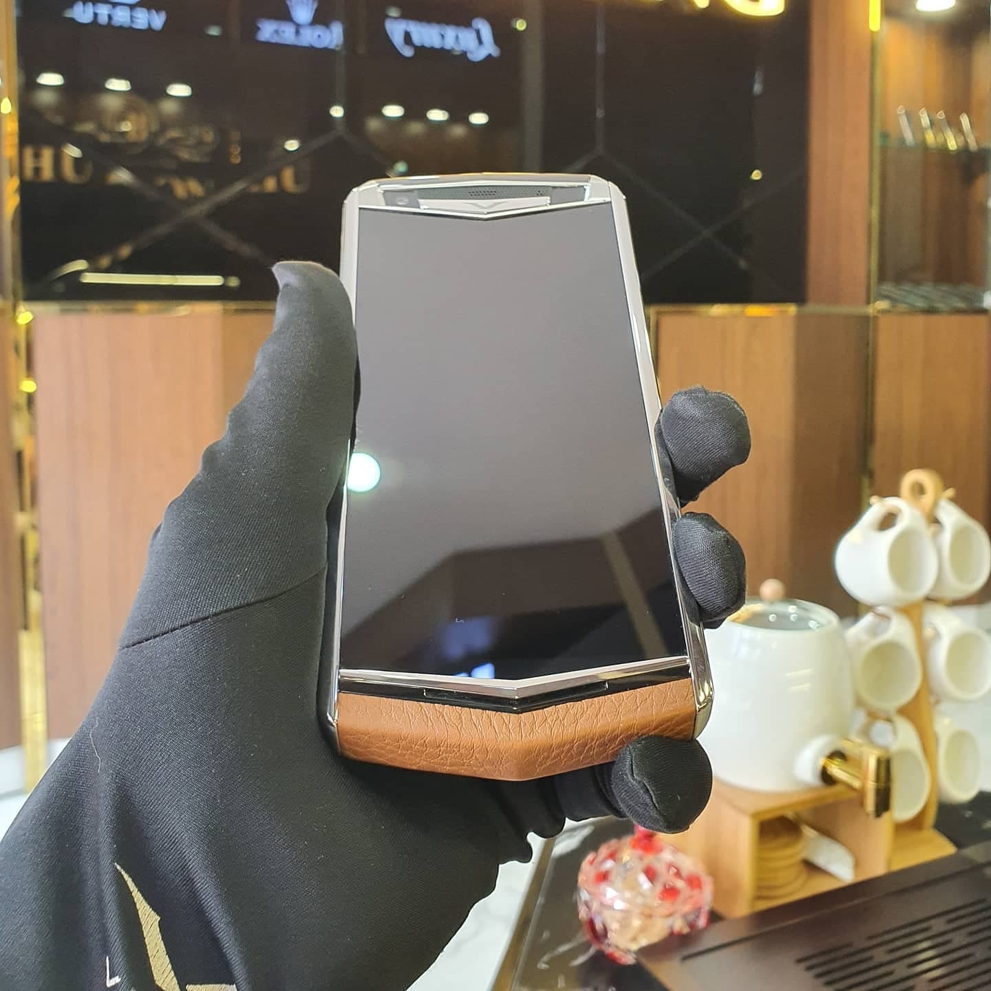 Vertu Aster P Brown Skin Aligator Like New 99%