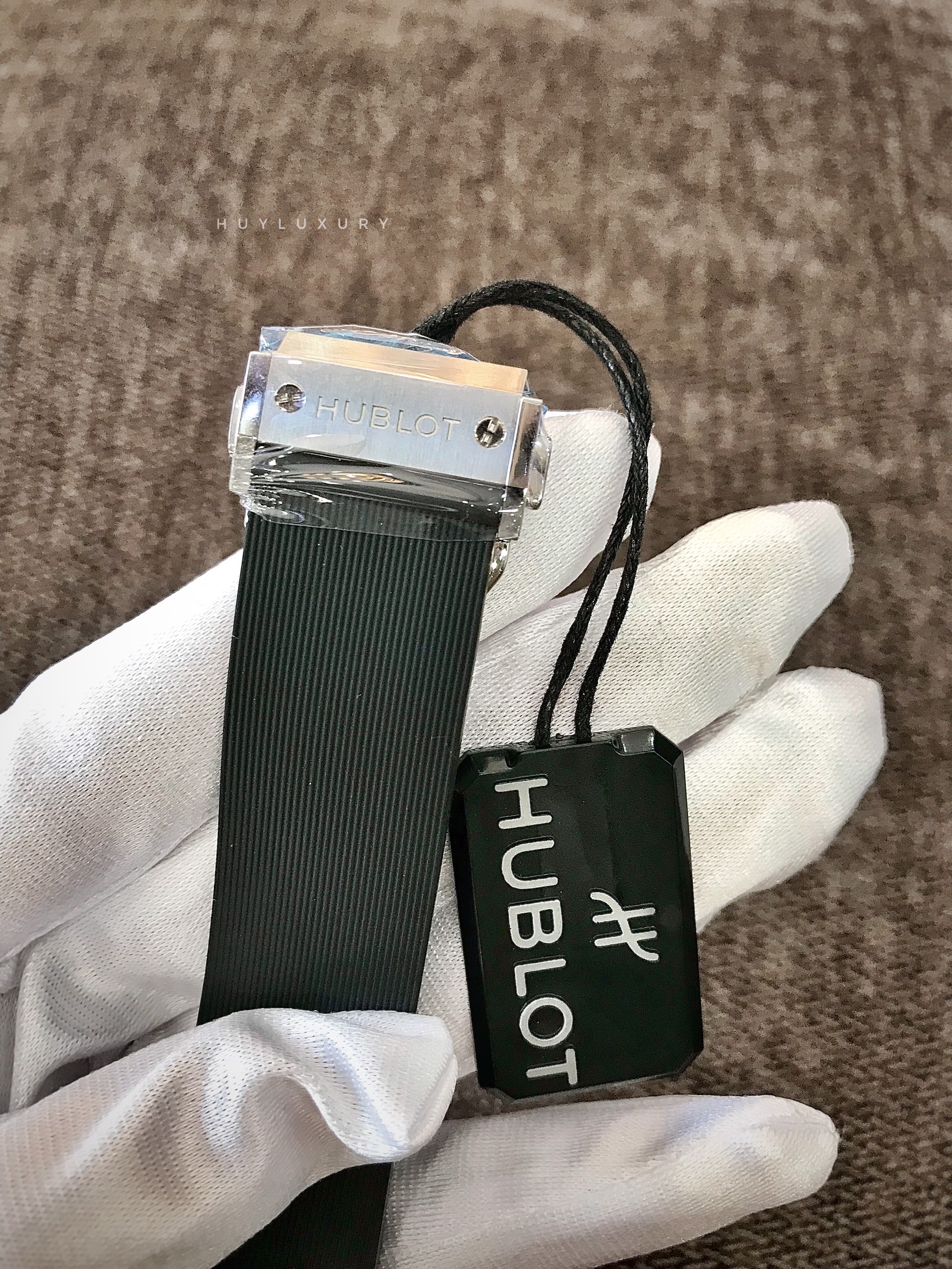 Đồng Hồ Hublot Fusion Classic 42mm Steel FULL DIAMONDS