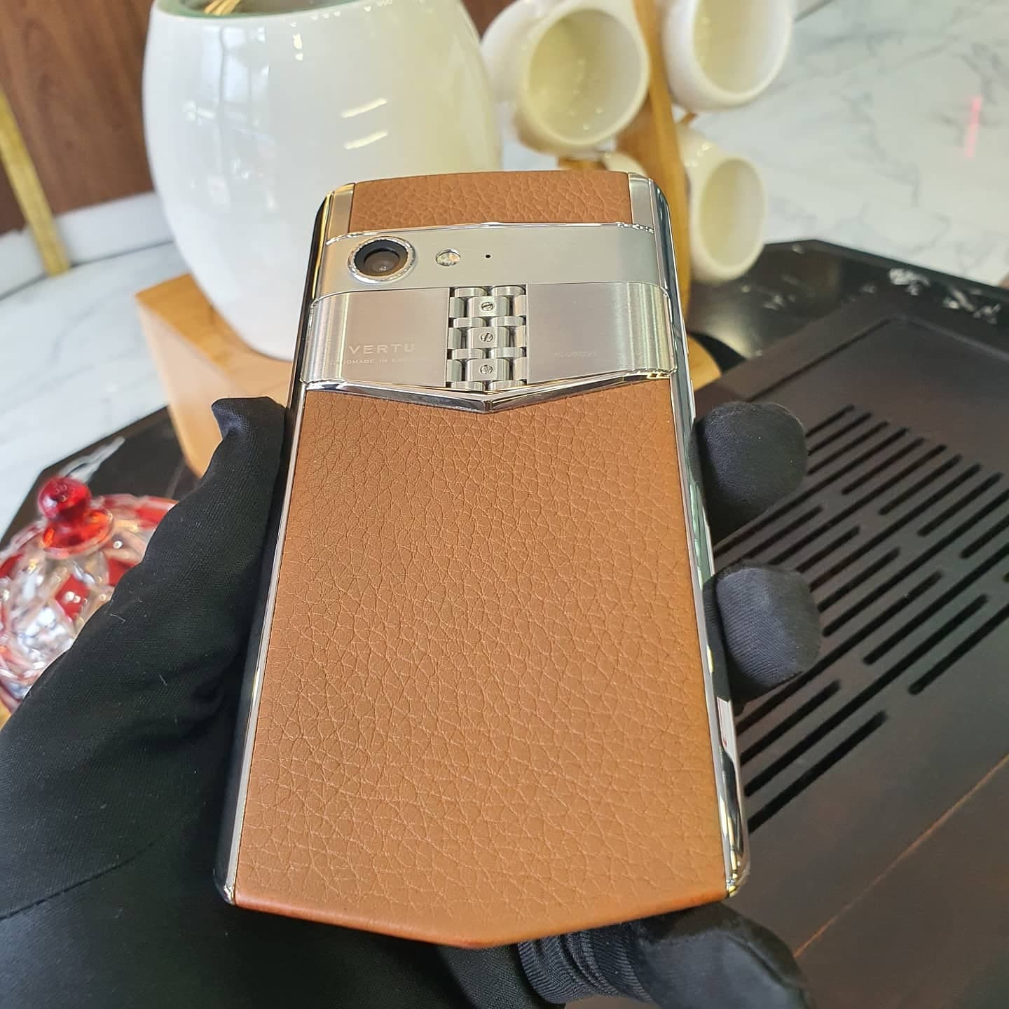 Vertu Aster P Brown Skin Aligator Like New 99%