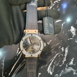  Đồng Hồ Hublot Fusion Classic 42mm Steel Grey Diamonds
