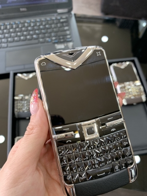Vertu Constellation Quest Black