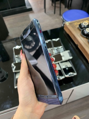 Vertu Signature Touch