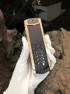 Vertu Signature Clous De Paris Rose Gold