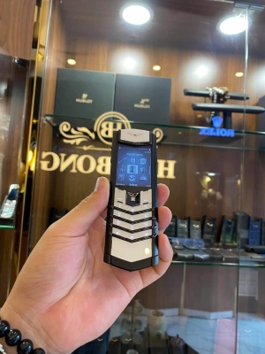 Vertu Signature Black And White