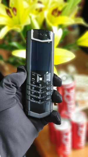 Vertu Singnature Pure Black Diamonds
