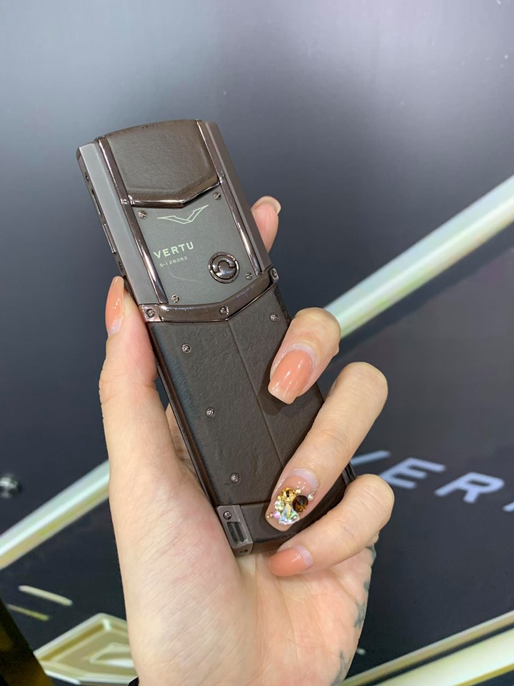 Vertu Signature S Pure Chocolate
